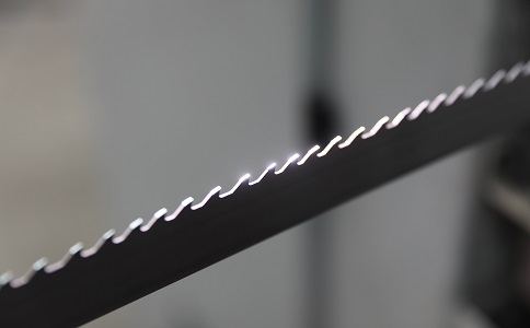 娄底双金属带锯条产生切削噪音的原因具体有哪些？